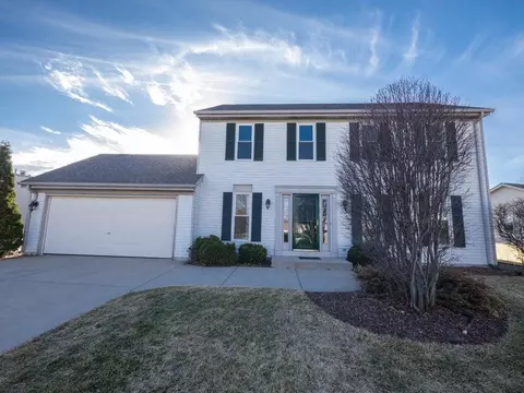 w142n10673 Wooded Hls, Germantown, WI 53022