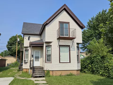 1534 Packard, Racine, WI 53403