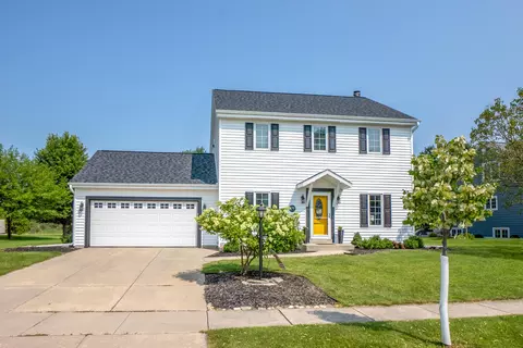 830 Shady, Oconomowoc, WI 53066