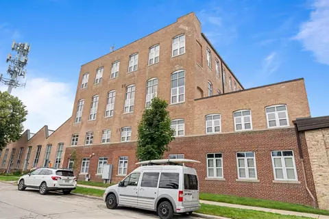 3059 N Weil #302, Milwaukee, WI 53212
