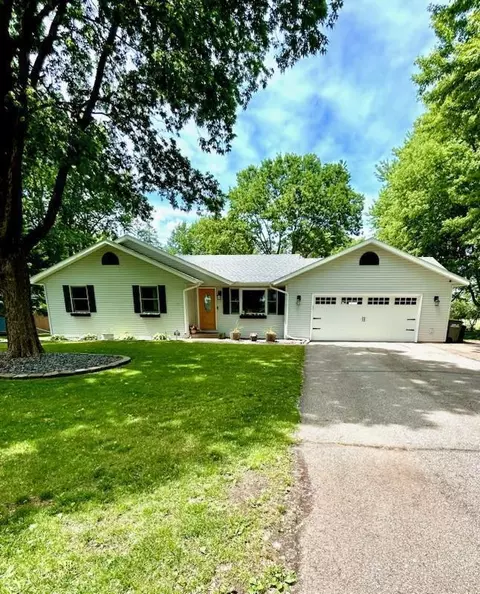 n6211 Eric Avenue, Onalaska, WI 54650