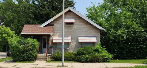 2200 S 84th, West Allis, WI 53227