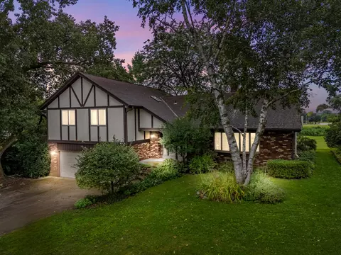 2709 Minot, Waukesha, WI 53188