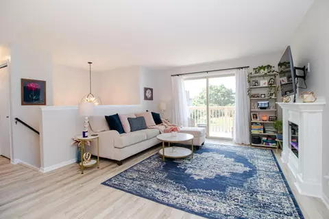 10304 W Parkwood, Franklin, WI 53132