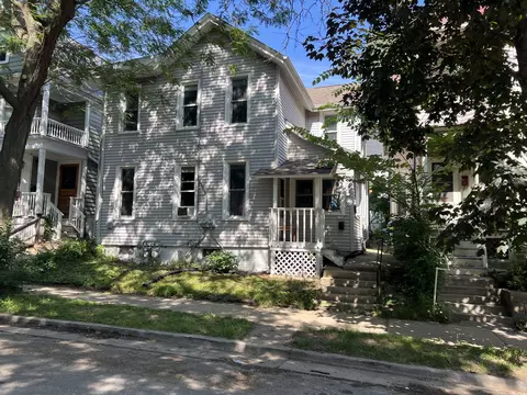 1758 N Astor #1758A, Milwaukee, WI 53202