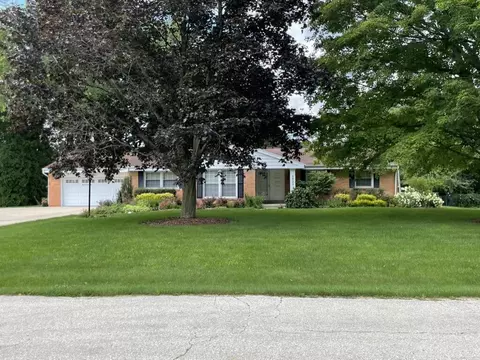 1925 Fairhaven, Elm Grove, WI 53122