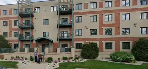 3710 N Oakland #303, Shorewood, WI 53211