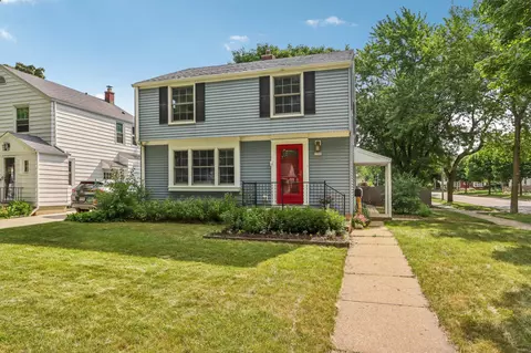 5300 N Bay Rdg, Whitefish Bay, WI 53217