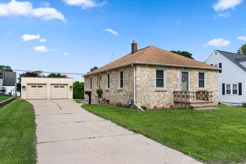 238 S 15th, West Bend, WI 53095