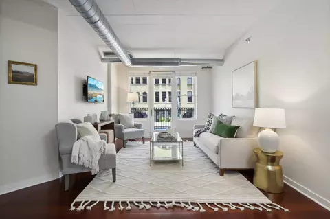 102 N Water #208, Milwaukee, WI 53202