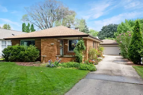 450 N 112th, Wauwatosa, WI 53226