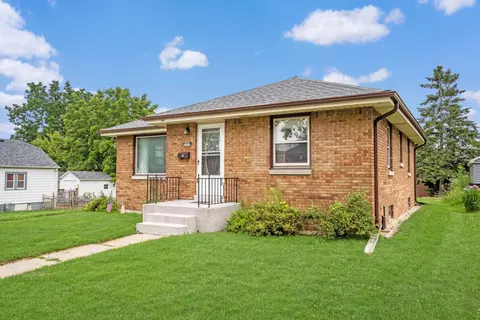 1019 Carrington, South Milwaukee, WI 53172