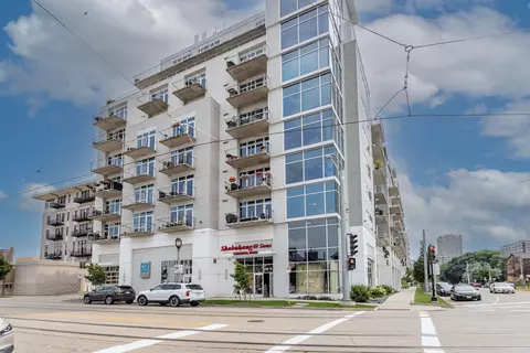 601 E Ogden #603, Milwaukee, WI 53202