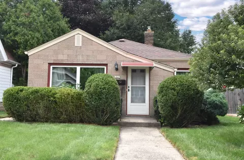 1427 S 94th, West Allis, WI 53214