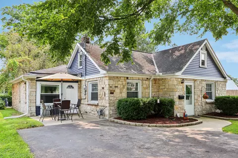 630 Westowne, Waukesha, WI 53188