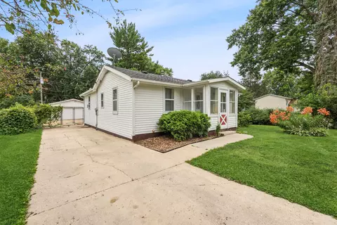 419 Breezy, Delavan, WI 53115