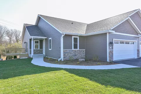 306 N Trailview, Waterford, WI 53185