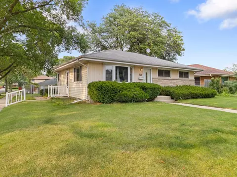 1580 W Bolivar, Milwaukee, WI 53221