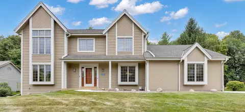 385 W Thornapple, Grafton, WI 53024