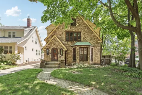 4012 N Prospect #4014, Shorewood, WI 53211