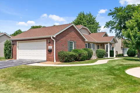 5152 S Hidden, Greenfield, WI 53221