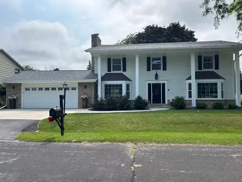 2 Shorewood, Wind Point, WI 53402
