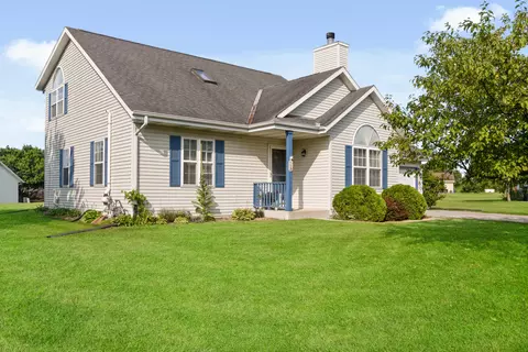 248 N Middle, Belgium, WI 53004