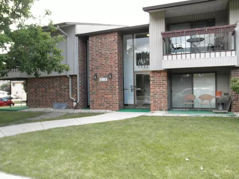 8118 W Oklahoma #12, West Allis, WI 53219