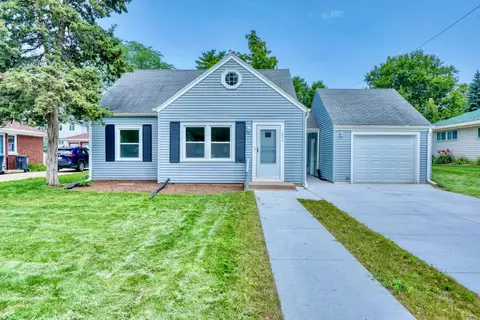 1024 E Laflin, Waukesha, WI 53186