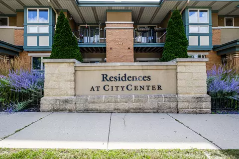 15271 W Library #8D, New Berlin, WI 53151
