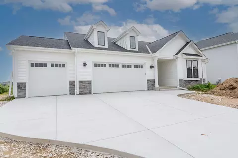 1635 Mamerow, Oconomowoc, WI 53066