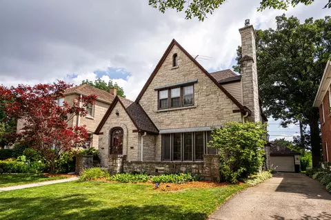 2406 S 52nd #2408, West Allis, WI 53219