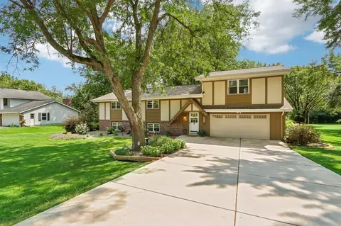 w358n5119 Crestview, Oconomowoc, WI 53066