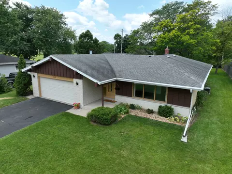 208 Western, Waukesha, WI 53188