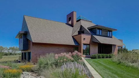 6143 Madeline, Caledonia, WI 53108