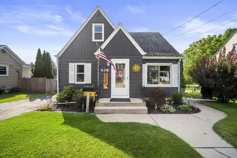 438 Grant, Hartford, WI 53027
