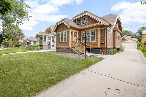 4040 N Larkin #4042, Shorewood, WI 53211