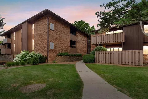 7011 N Green Bay #C, Glendale, WI 53209