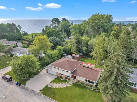 31 Sheffield, Racine, WI 53402