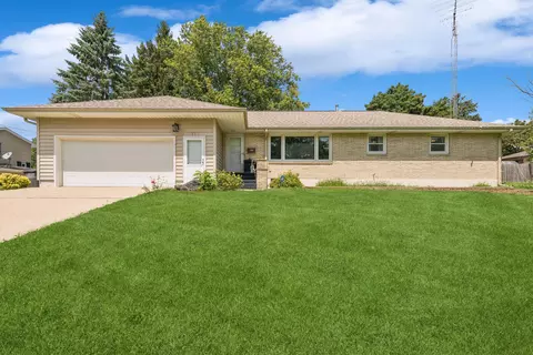 1121 Grant, Lake Geneva, WI 53147