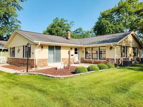 5306 Woodbridge, Greenfield, WI 53221
