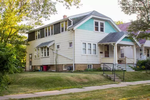 3211 W Fairmount, Milwaukee, WI 53209
