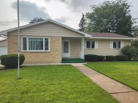 317 Dardis, Burlington, WI 53105