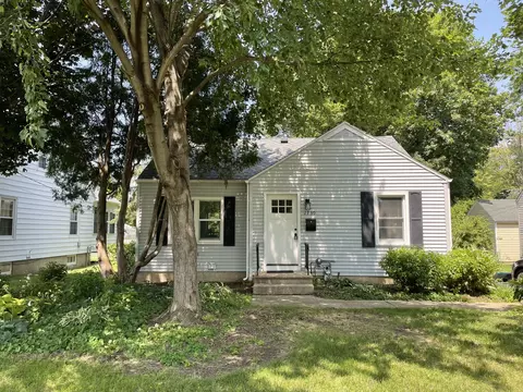 1730 Vahlen, Madison, WI 53704
