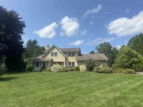 21450 Red Fox, Brookfield, WI 53045