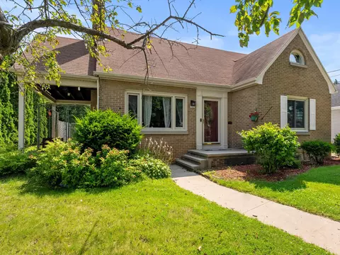 1145 N 17th, Manitowoc, WI 54220