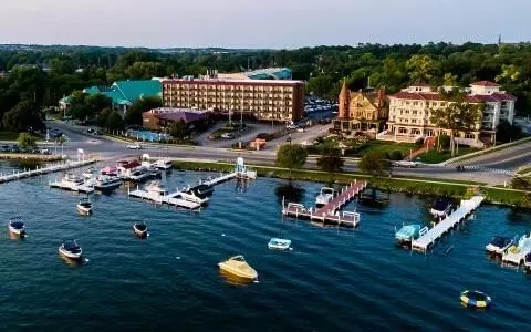 300 Wrigley #224, Lake Geneva, WI 53147