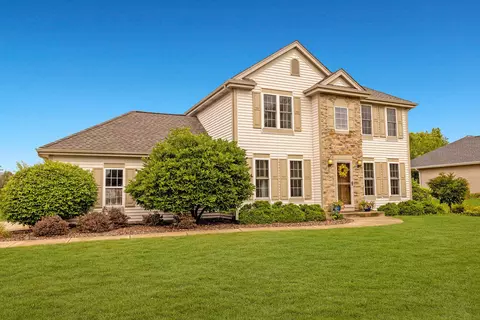 w136n6589 Cobblestone, Menomonee Falls, WI 53051