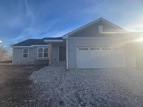 1068 Ridgeway #LT 9, Pewaukee, WI 53072