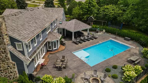 115 E Ravine, Mequon, WI 53092